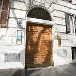 Quo Vadis 2 Bed & Breakfast Řím