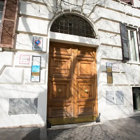 Quo Vadis 2 Oda ve Kahvaltı Roma
